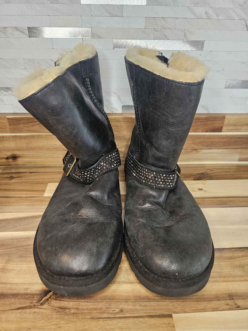 UGG Black Shearling-Lined Leather Winter Boots with Studded Strap S19